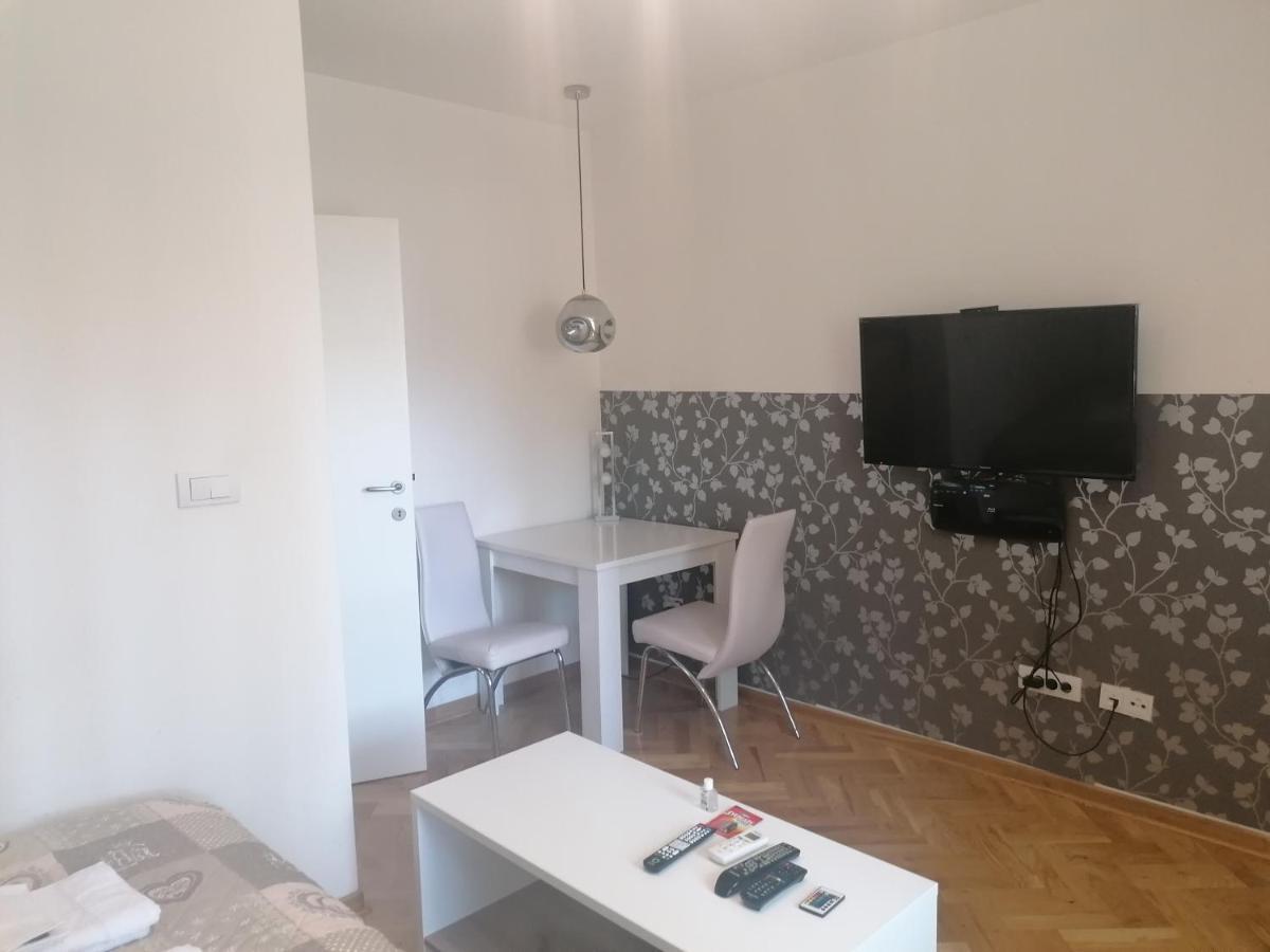 Ferienwohnung Natasa Belgrad Exterior foto