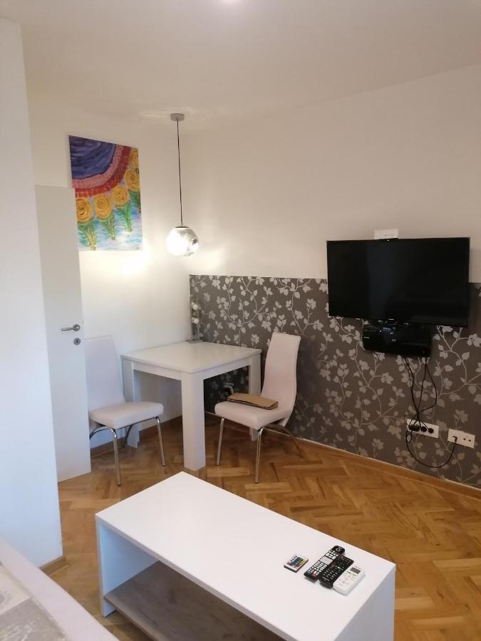 Ferienwohnung Natasa Belgrad Exterior foto